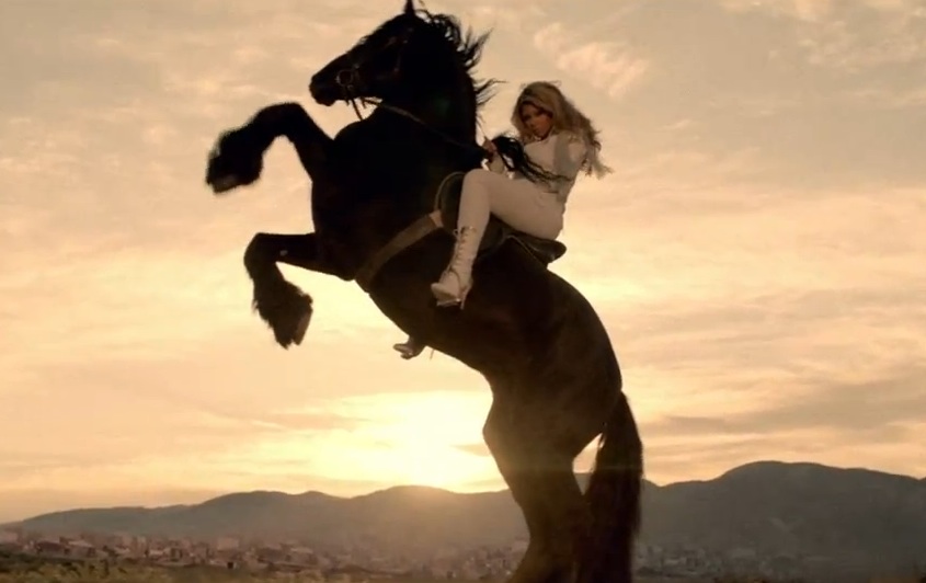 beyonce-on-horse